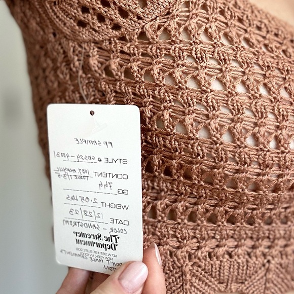 Button Front Crochet Knit Crop Top - Picture 8 of 9